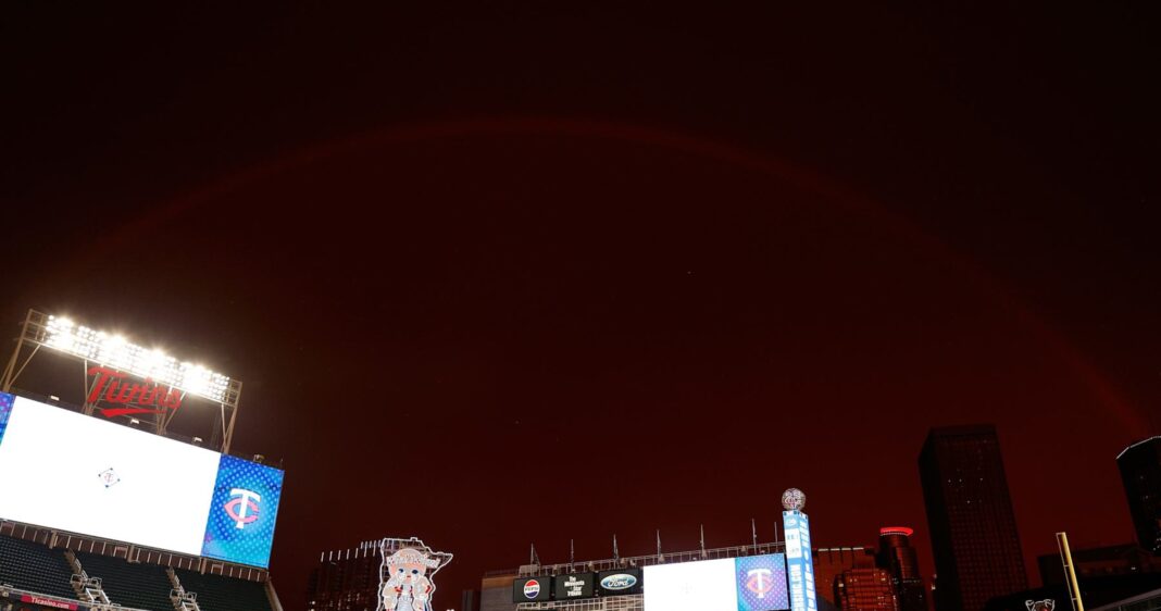 Twins Post Incredible Photo of Sky Above Target Field amid Weather Delay vs. Braves