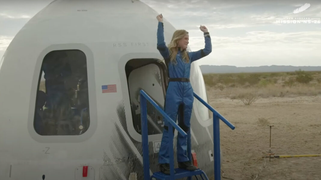 New record: Blue Origin launches youngest woman beyond Kármán line