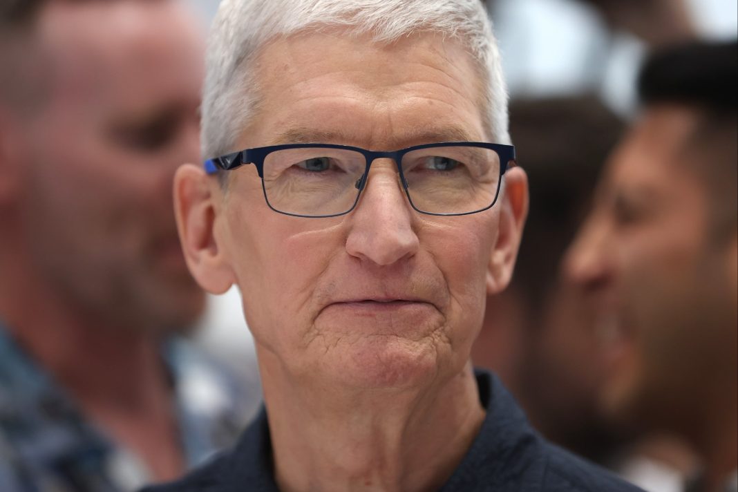 ‘Subject to Apple’s All-Seeing Eye’: An Apple Manager Is Accusing the Tech Giant of Spying on Employees, According to a New Lawsuit